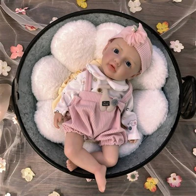Nyfødt livagtig Preemie-dukke